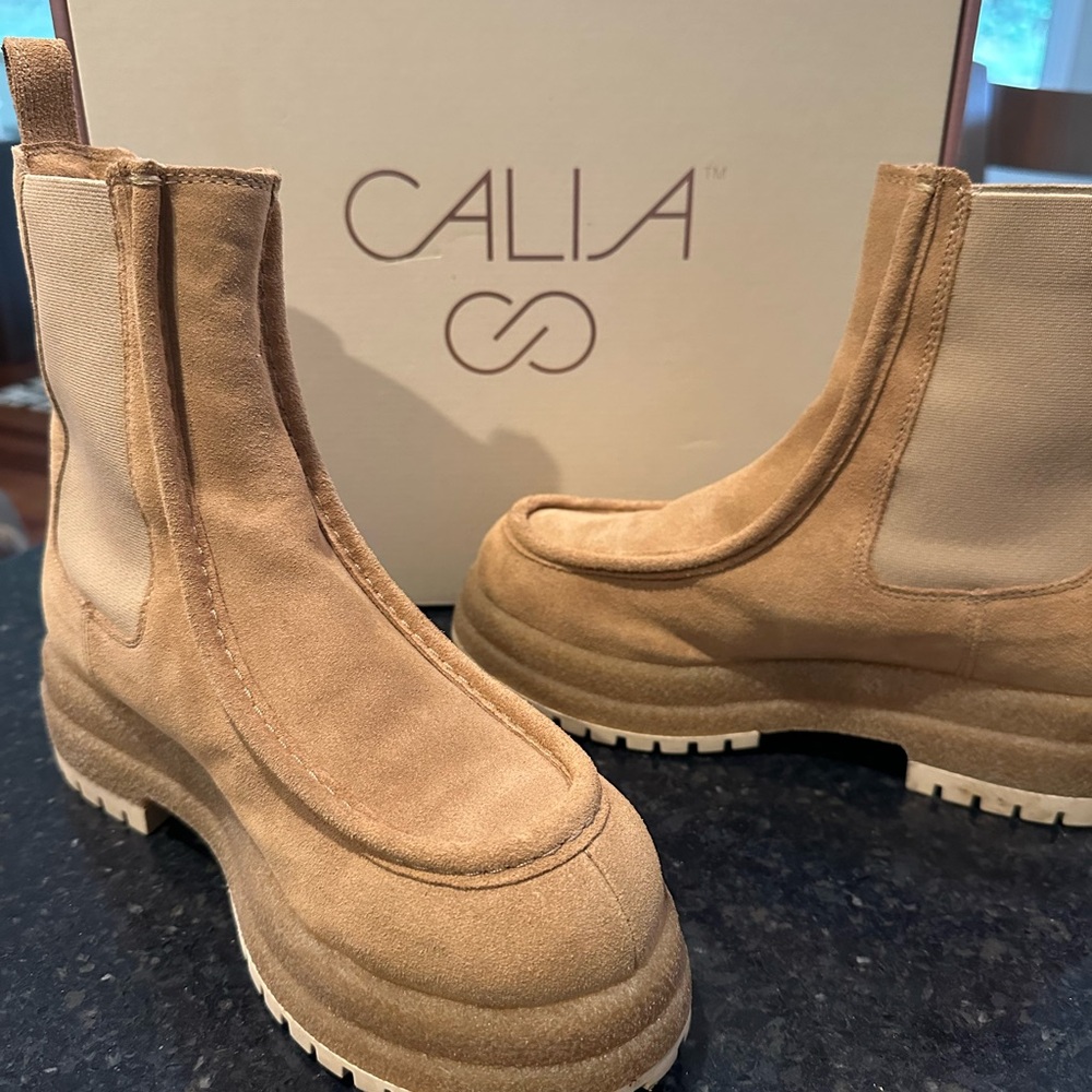 CALIA by Carrie Underwood - Moc Toe Boot Size 8.5